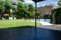 Casa Amplia 5 personas Con Pileta, Amplio Jardin y Parrilla Zona Muy Tranquila en Tigre Centro - B&B Tigre
