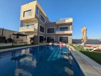 Noorhan Private Luxury Layover Villa - 10 Minutes to Airport - B&B Amman