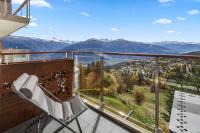 Crans-Montana 6 pers, grand appart rénové avec balcon, vue & parking - Chambres d'hôtes Crans-Montana