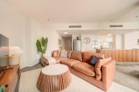 Glasshouse on Felix - Luxury Brisbane City Apartment with River Views, Pool and Parking - B&B Brisbane