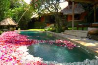 Villa Bella Bali - Authentic Balinese Luxury Villa with Tropical Elegance - Nanny and Cook - Chambres d'hôtes Canggu