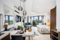 Stylish Studio at Tambuli Residences Ocean View by Dominik Studio Apartment with Pool Access & Balcony in Mactan - B&B Maribago