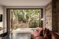 Miss Midgley's - Principals Office 1 King Bed - B&B Brisbane