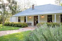 Old Duninald House - Historic Farmhouse Experience - B&B Paterson