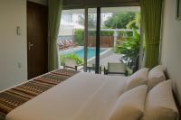 Deluxe Doppel-/Zweibettzimmer mit Poolblick