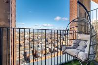 Luxury Penthouse with 3 Bedrooms, Pool Table and Parking in the City - Chambres d'hôtes Birmingham