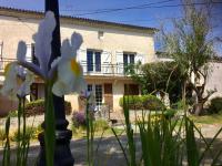 Chambres d'hotes du Domaine Capiet - Bed and Breakfast Courpiac