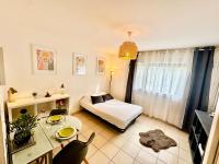 Flowers Studio - Ferienwohnung Saint-Julien-en-Genevois