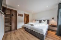 Two-Bedroom Apartment with Mountain View