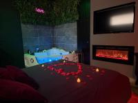 Love Room avec spa - Chambres d’hôtes Bourg-Saint-Christophe