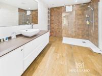 Stunning Three Bedrooms In Los Olivos - Chambres d'hôtes Atamaría
