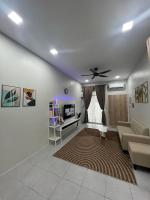 Nahyra Homestay, Múslīm Only, WIFI, Netflix, 4 Bilik - Chambres d’hôtes Sungai Petani