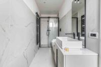 design luxury apartment-centre of the city-AIRPORT - Chambres d'hôtes Bergame