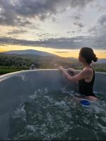 Barn&Haus-Stodoły Widokowe - Bed and Breakfast Zubrzyca Dolna