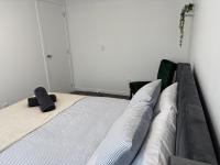 Space, Style and Serenity - B&B Lower Hutt