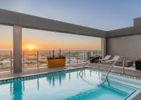 Boulevard Stays Downtown Highrise STU Sky Pool Parking Gym 16 - B&B Phoenix