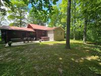 Charming Country Cabin- Cozy, Scenic View, HOT TUB, near CMAC - Chambres d'hôtes Rushville