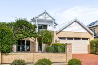 Kingsley Lake House 500Mbps Lakeside Wineries - Bed and Breakfast Perth
