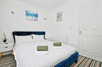 Atlantic Reach – Cozy 2-Bed with Parking - B&B Newquay