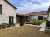 "Belle An Pierre" chambres d hôtes & spa à 15 minutes du Futuroscope, 3 minutes du lac de St Cyr et du Golf du haut Poitou - Ferienwohnung Saint-Cyr