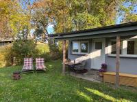 kleiner Holzbungalow Grundmann mit Naturgarten - B&B Wilhelmsfelde