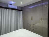 Camera Queen Economy 