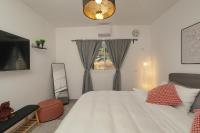 One-Bedroom Apartment with Sea View and Balcony