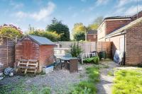 5-Bed House with Garden Near Warner Bros Studios - Chambres d’hôtes Hemel Hempstead