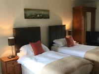 Zweibettzimmer mit eigenem Bad