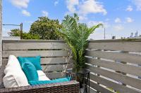 Philly Zoo Queen Suite - Apartment with Fireplace & Parking Available - B&B Philadelphia