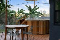 Hillside House with DTLA Views - B&B Los Angeles