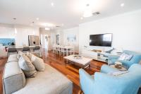 The Lake House - Spacious Group Haven by the Bay - B&B Victor Harbor