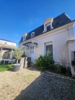 Town center Kéroussel house - 6 people - 2 Bedrooms - Swimming pool - B&B Charleville-Mézières