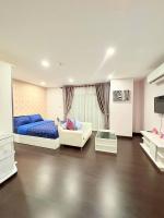 Studio with Garden View