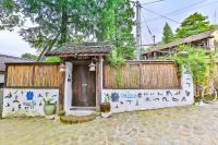 Om Yoga Resort - B&B
