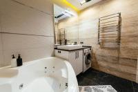 Bright & Modern Flat by the Circus - B&B Chişinău