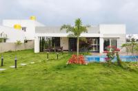 The Blue OrchardPrivate Pool Villa Near Bangalore - Chambres d'hôtes Hosūr