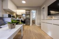 Moderno, con acceso y Jardín Privado, Playa a 50 m - B&B Salou