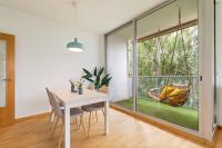 Modern Spacious 3-Bedroom Apt with Pool near Beach - B&B Barcelona