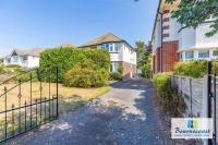 BOURNECOAST: FIRST FLOOR FLAT WITH GARDEN - FM8369 - B&B Iford