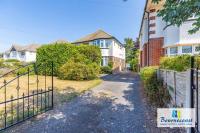 ROBIN by BOURNECOAST - A Lovely Ground Floor Apartment with a Garden and Parking - FM6096 - Ferienwohnung Yafford