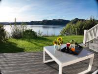 Charming house by the sea - Ferienwohnung Svennevik