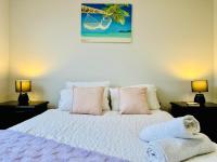 Spacious- 4-bedroom house near Airport - Chambres d’hôtes Sunbury