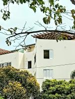 Cairns Edge Apartments Sports Hospital and Esplanade a walk away - B&B Cairns North