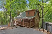 Cozy cabin, Bed swing, Arcade game, hot tub - B&B Sevierville