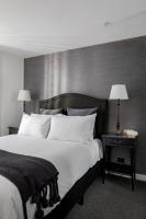 Luxurious One Bedroom Apartment Robert St