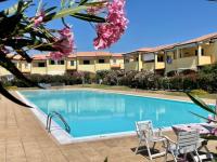 Il Delfino - Appartamento con Terrazza e Piscina - Ferienwohnung Badesi