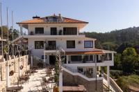 Estrelas do Douro - B&B Foz do Sousa