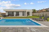 Klimatizovaný Apartmánový dom s bazénom, 10B - Chambres d’hôtes Senec