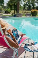 La Clé des Chaumes - Maison d'hôtes de charme avec piscine et bain nordique - Bed and Breakfast Boisset-lès-Montrond